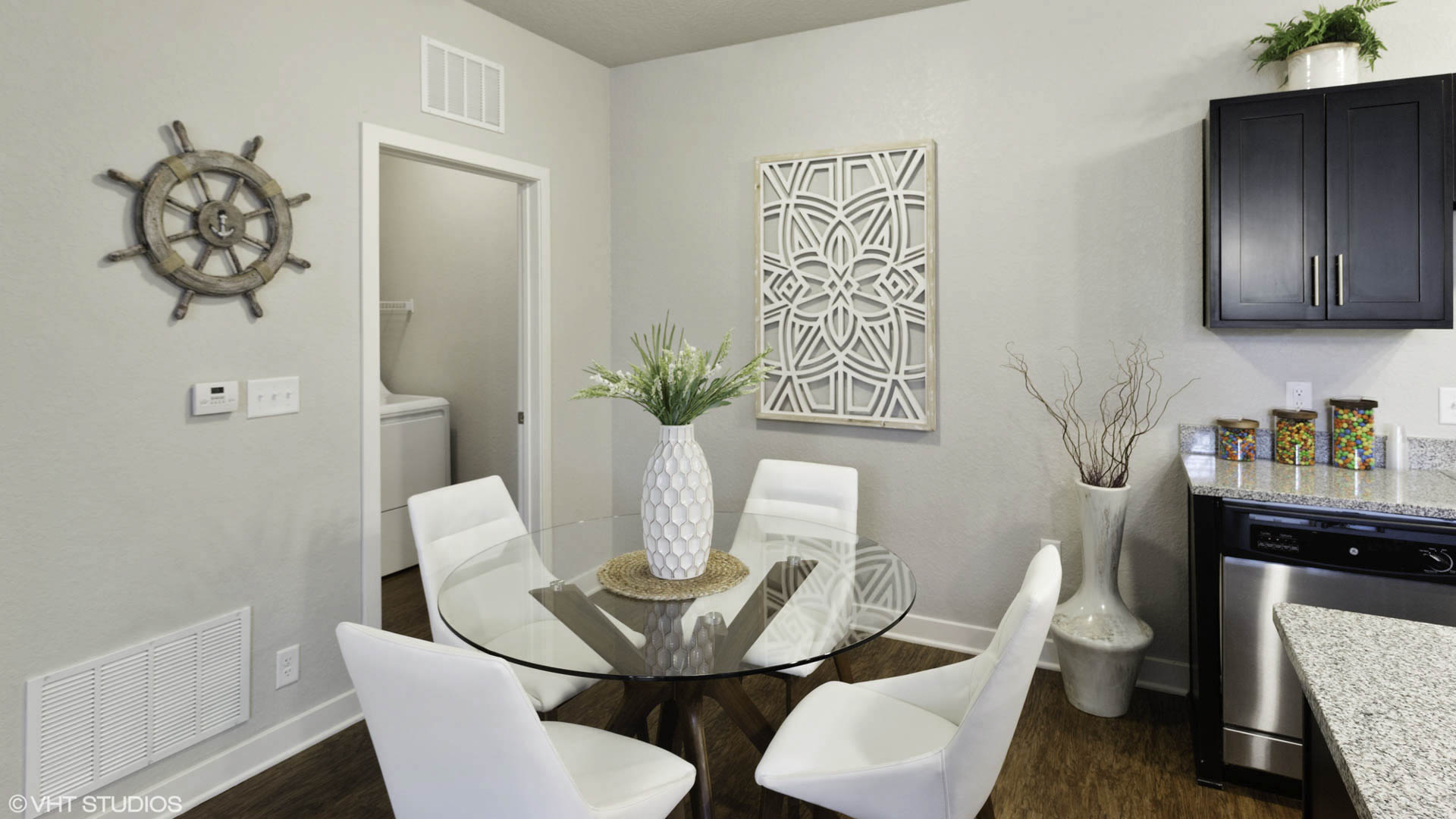 Photos & Virtual Tours Springs at Posner Park Apts in Davenport, FL